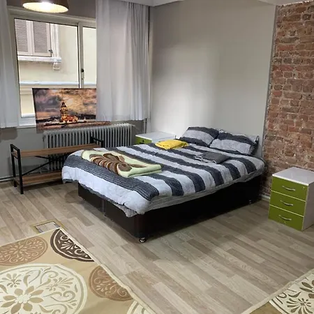 아파트 Your Comfortable And Sweet Home In Istiklal Street